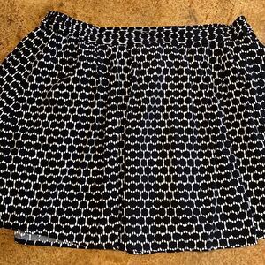 Banana Republic black and white‎ print lined pull on gathered waist skater skirt